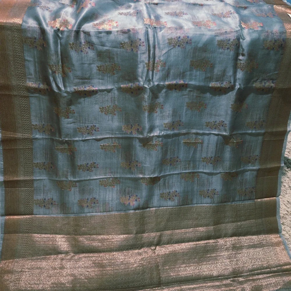 Beautiful Slate Grey Pure Organza Silk Sari with Matching Brocade Blouse Piece - Picture 5 of 13